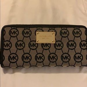 Gently used wallet